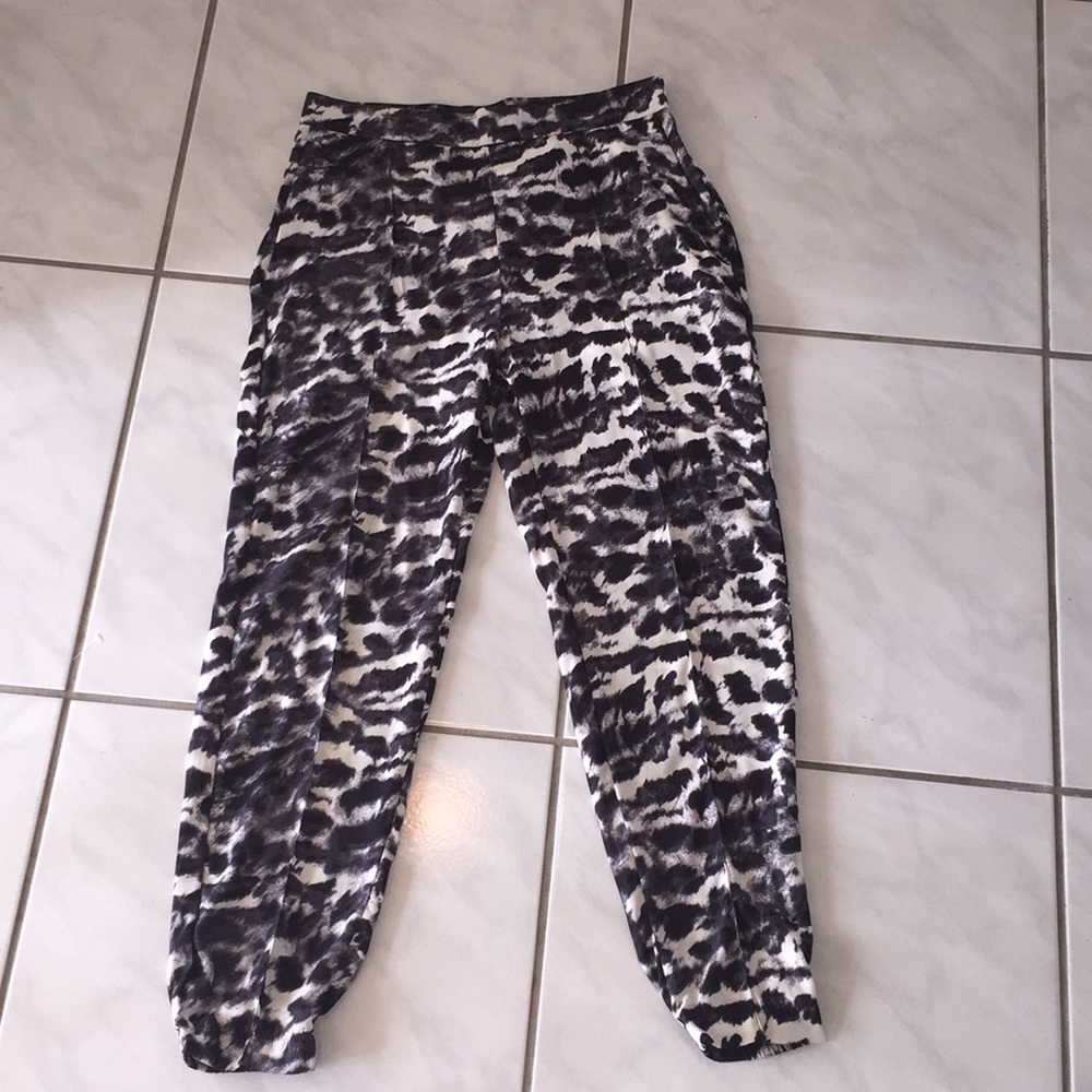 New Zara printed joggers small